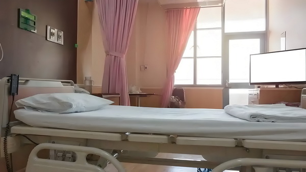研究生深圳落户手续_阿娇一个人独居北京3居室，自称比香港要便宜 信二网微维码创业扫描