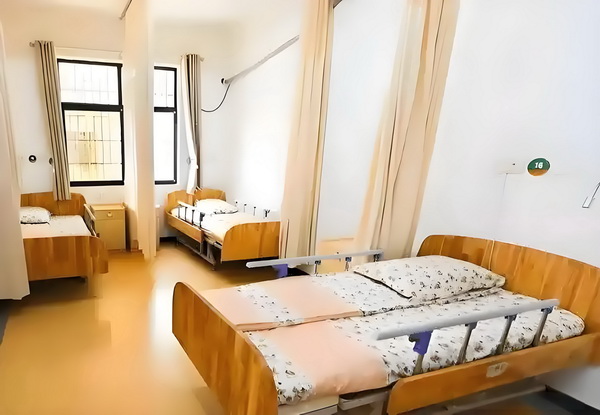 深圳招调工网_通辽现疑似牛炭疽疫情科尔沁下达“疫区封锁令” 通辽现疑标准透明合理收费